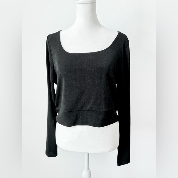 BP Black Long Sleeve Crop - Picture 1 of 4